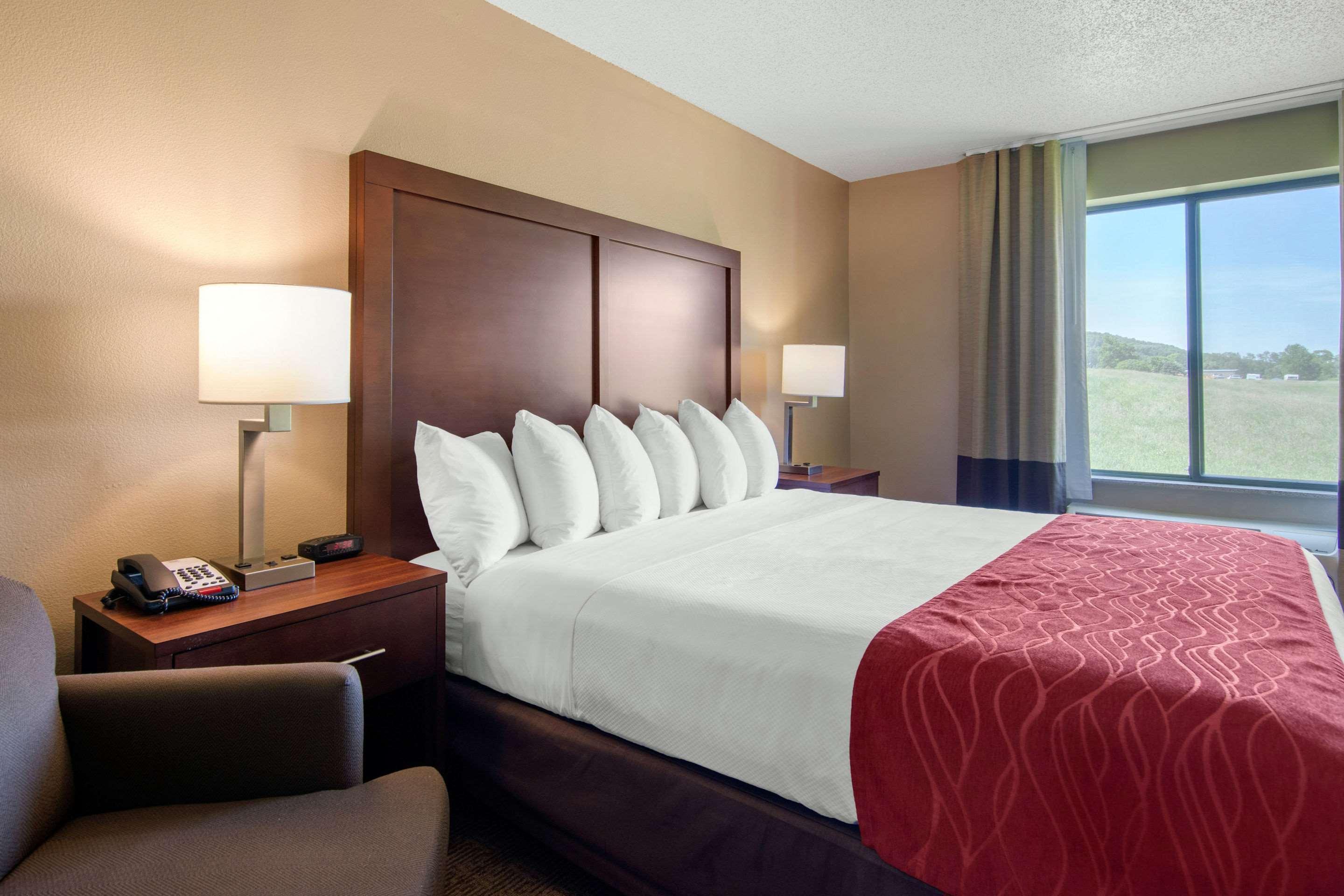 Comfort Inn & Suites Cooperstown - Milford Exteriör bild