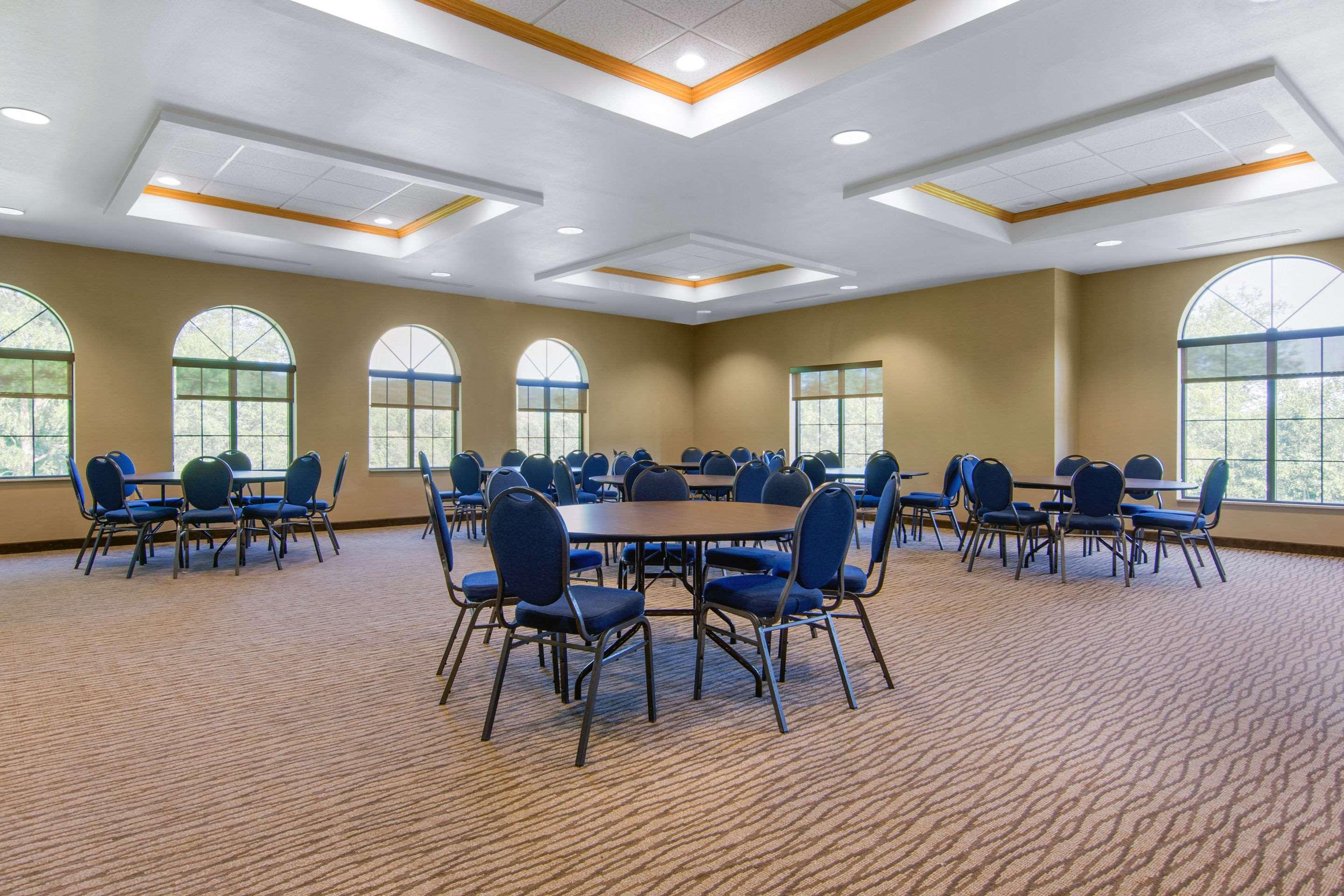 Comfort Inn & Suites Cooperstown - Milford Exteriör bild