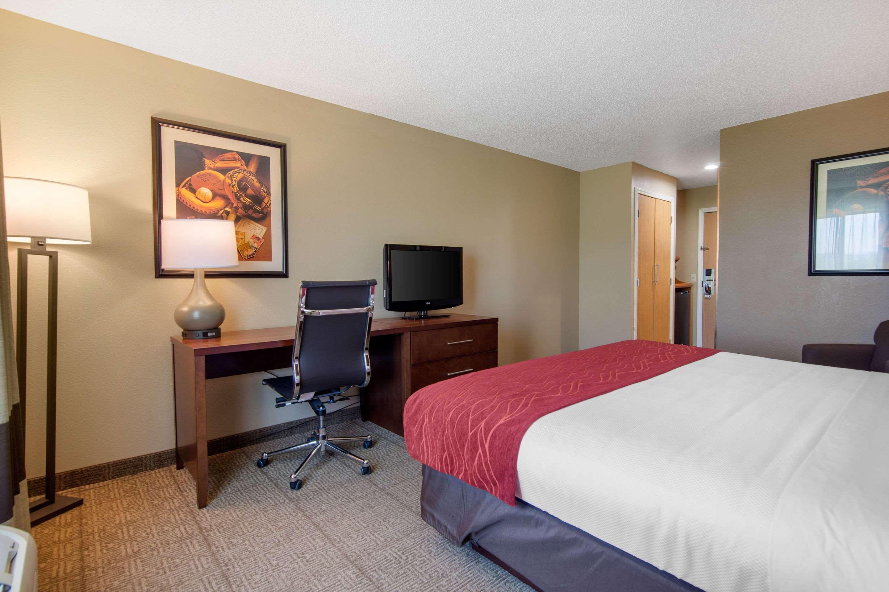 Comfort Inn & Suites Cooperstown - Milford Exteriör bild