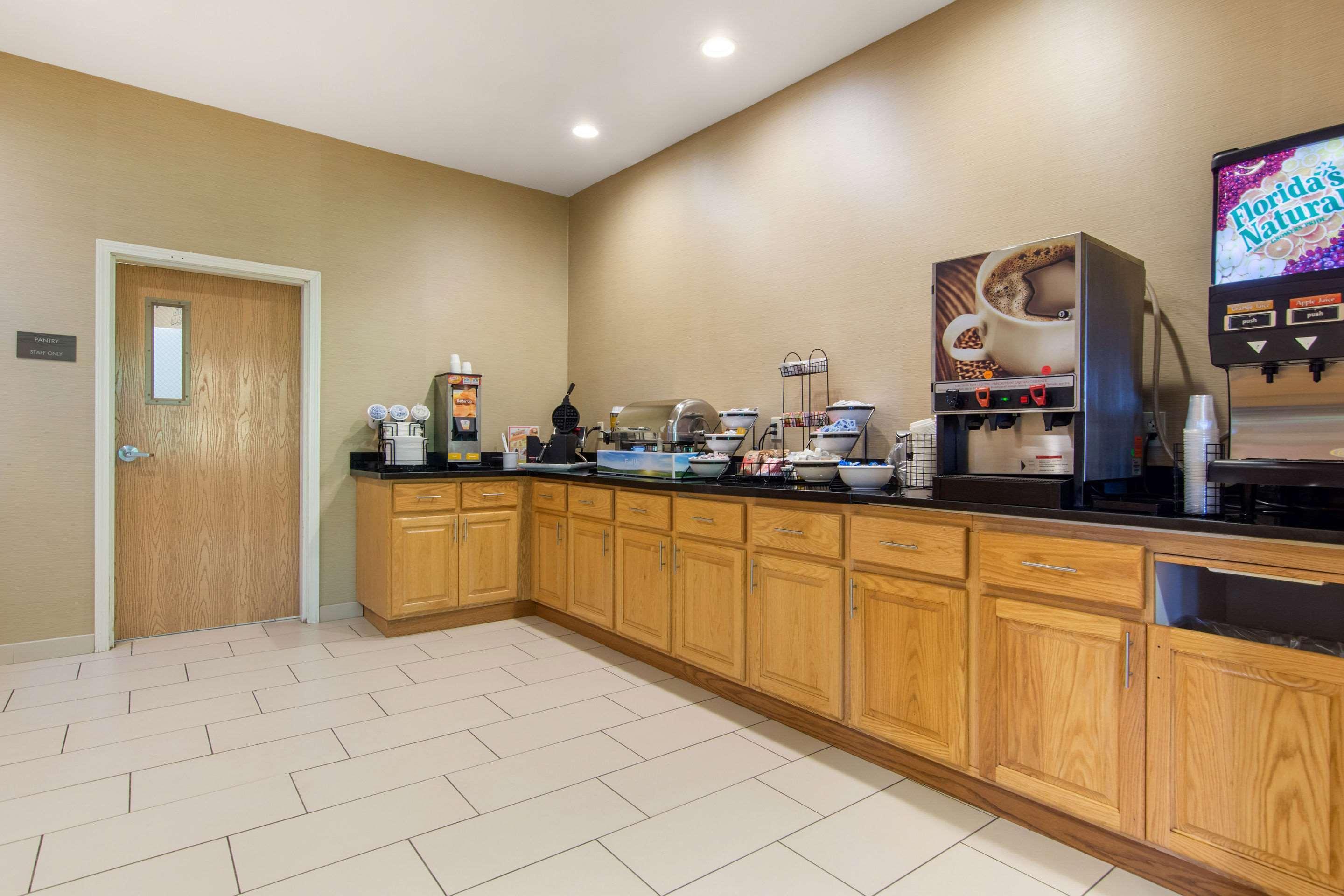 Comfort Inn & Suites Cooperstown - Milford Exteriör bild