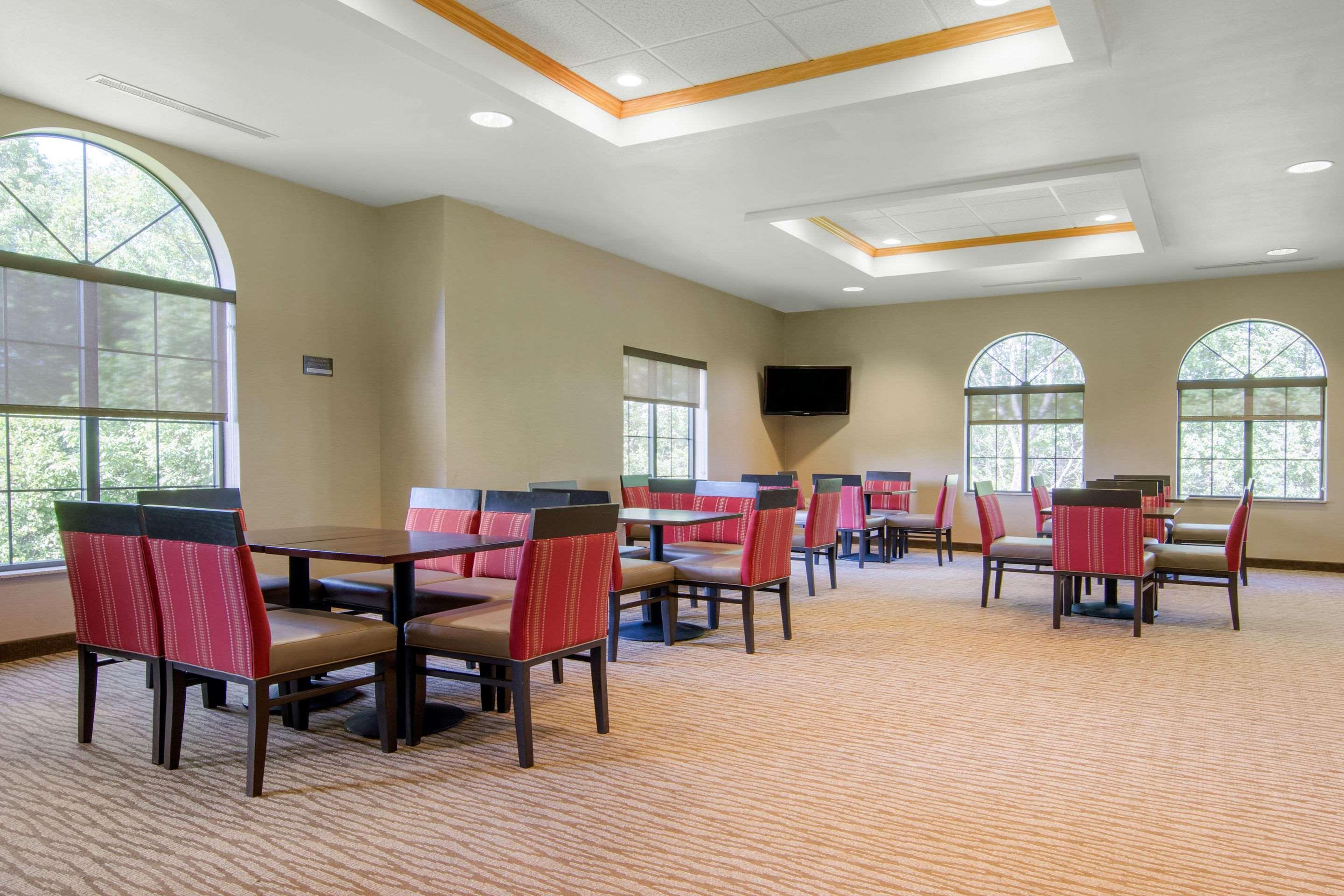Comfort Inn & Suites Cooperstown - Milford Exteriör bild