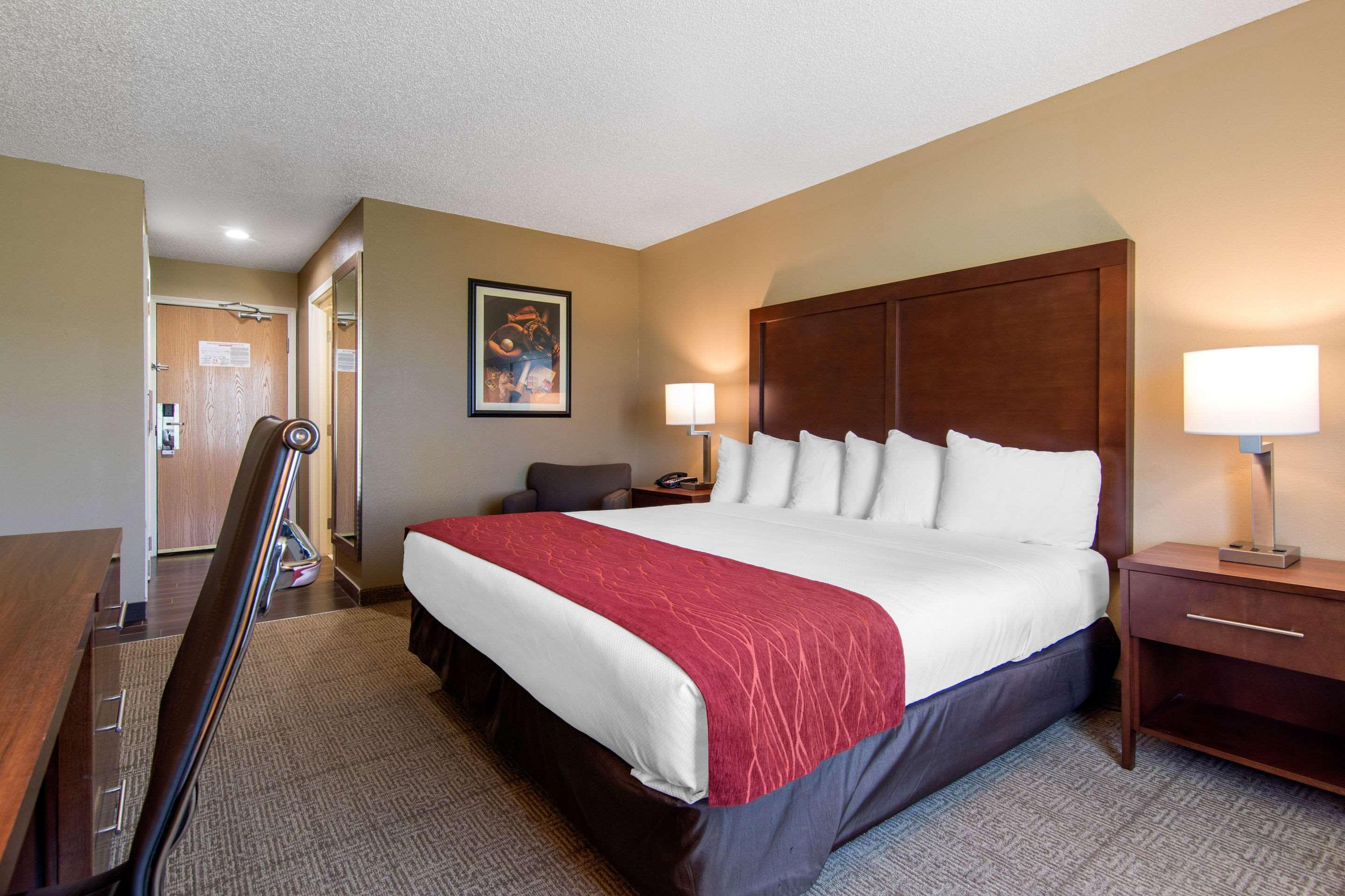 Comfort Inn & Suites Cooperstown - Milford Exteriör bild