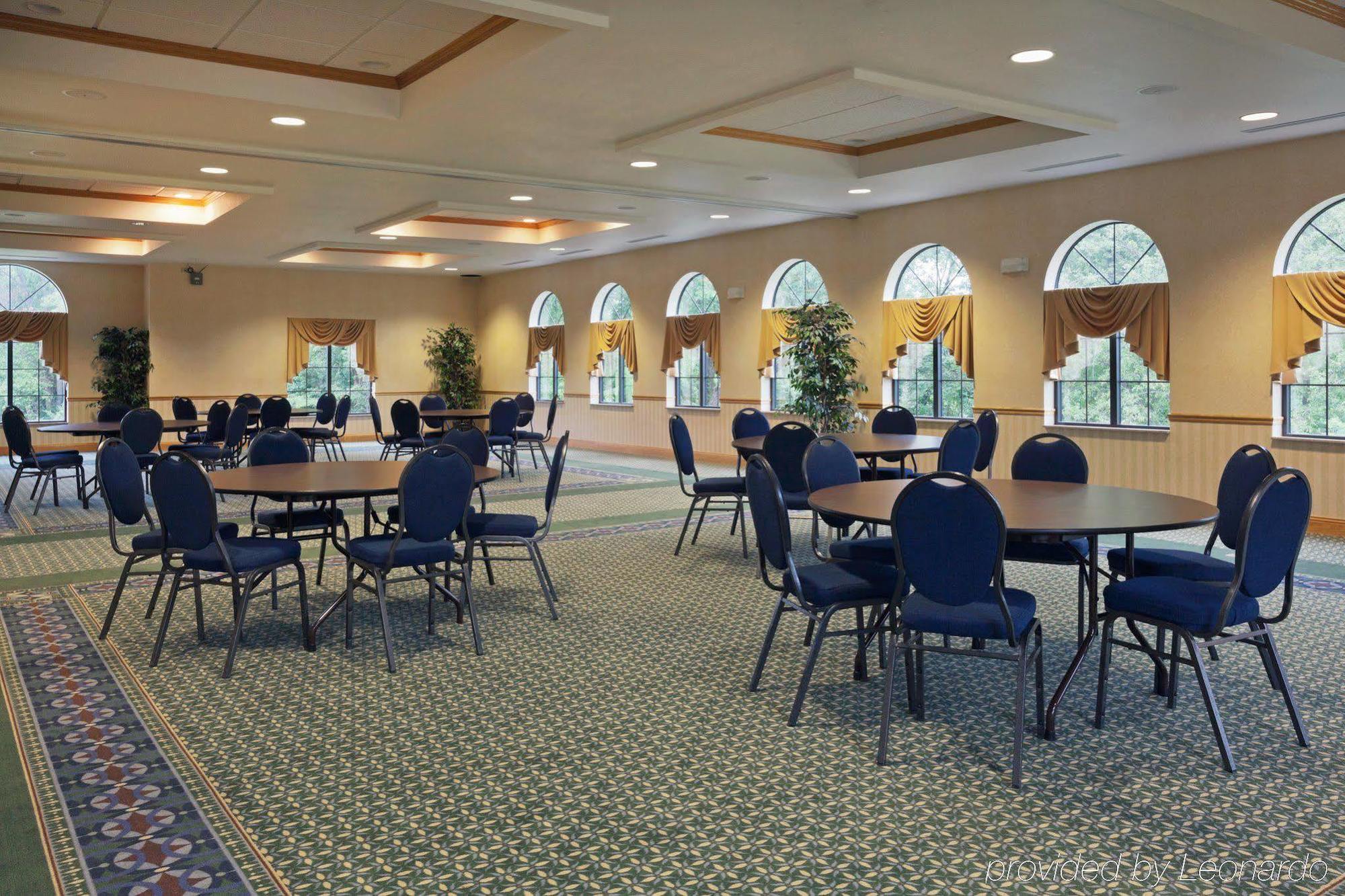 Comfort Inn & Suites Cooperstown - Milford Exteriör bild